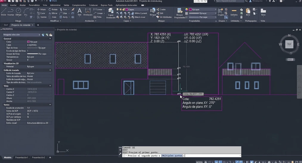 Dibujo 2D de la elevación de un edificio con acotaciones en la interfaz de AutoCAD